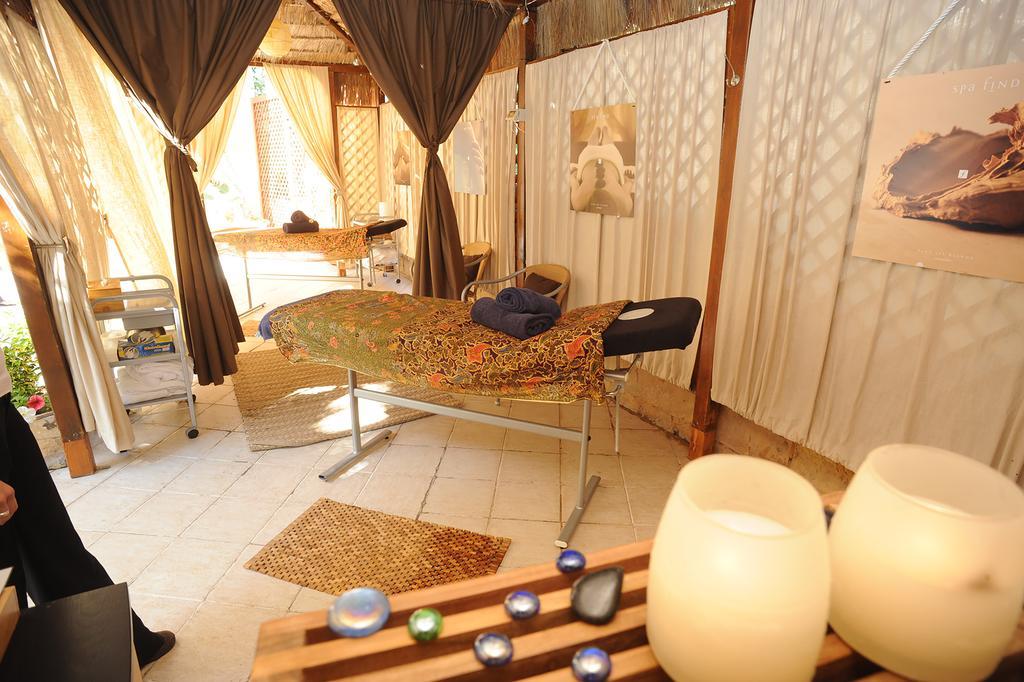 Fortina Spa Resort Sliema Luaran gambar A massage room at a spa