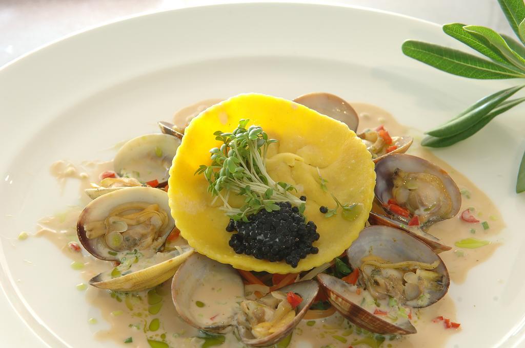 Fortina Spa Resort Sliema Luaran gambar Clam chowder with caviar