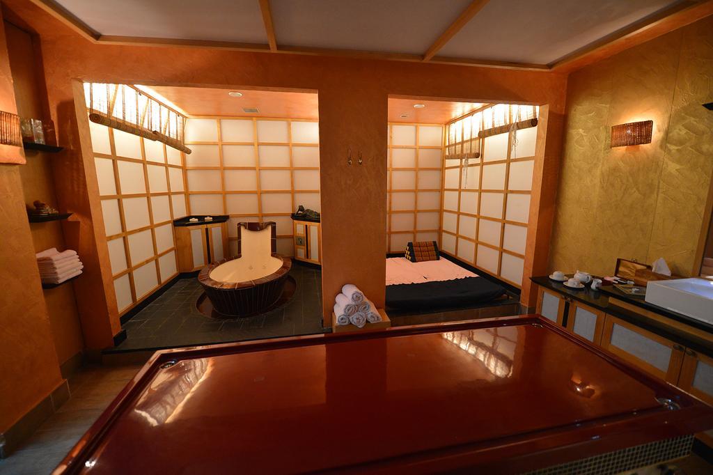 Fortina Spa Resort Sliema Luaran gambar A private onsen