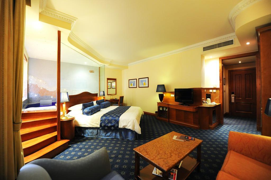 Fortina Spa Resort Sliema Luaran gambar A room at the hotel